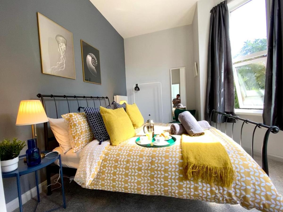 Trendy Stylish Apartment! - 5 Minute Walk To The Best Beach! - Great Location - Parking - Fast Wifi - Smart Tv - Newly Decorated - Sleeps Up To 6! Close To Bournemouth & Poole Town Centre & Sandbanks Esterno foto