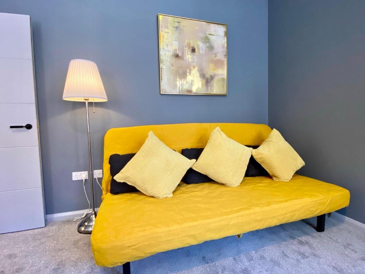 Trendy Stylish Apartment! - 5 Minute Walk To The Best Beach! - Great Location - Parking - Fast Wifi - Smart Tv - Newly Decorated - Sleeps Up To 6! Close To Bournemouth & Poole Town Centre & Sandbanks Esterno foto